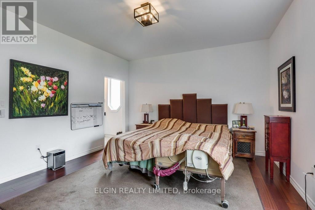 167 ELGIN STREET Image 21