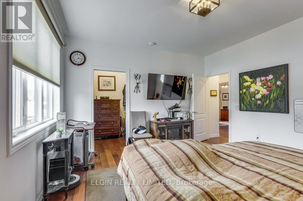 167 ELGIN STREET Image 22