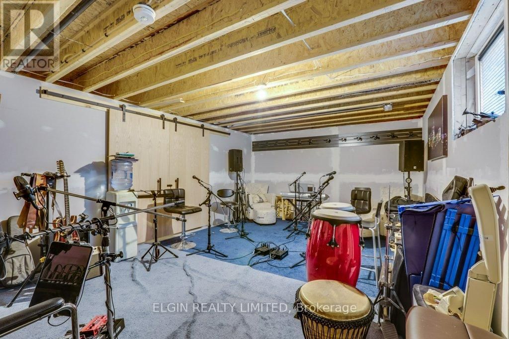 167 ELGIN STREET Image 30