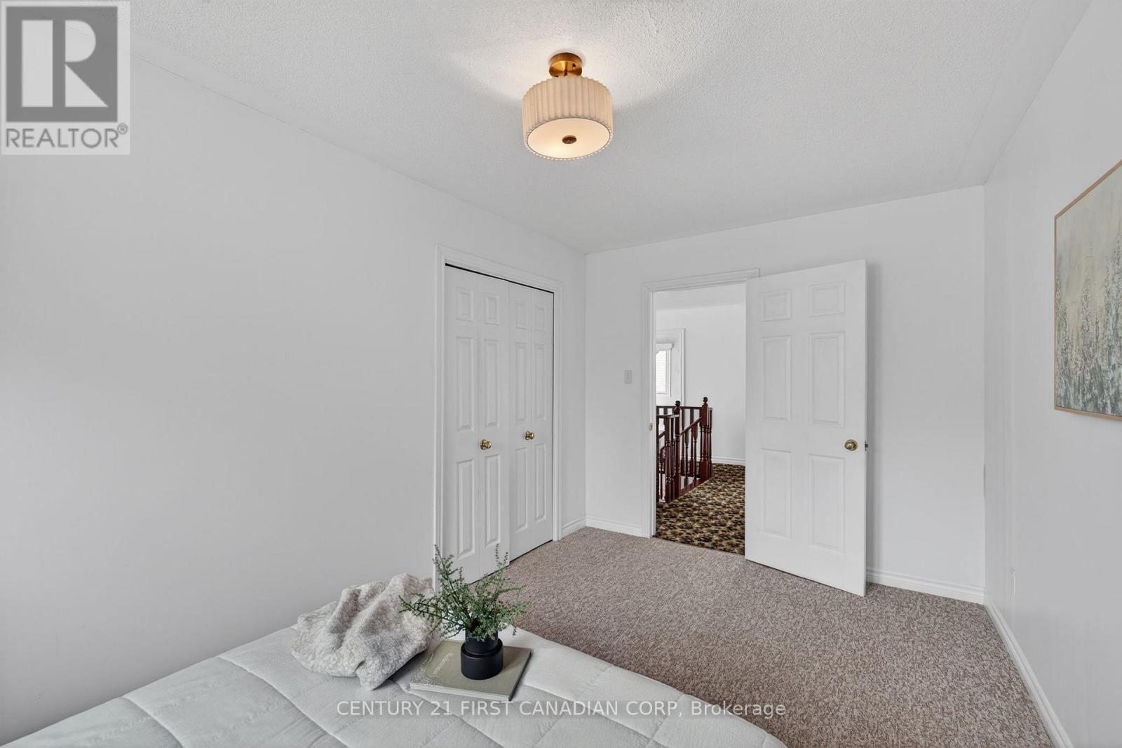 8 CLAIRE COURT Image 37