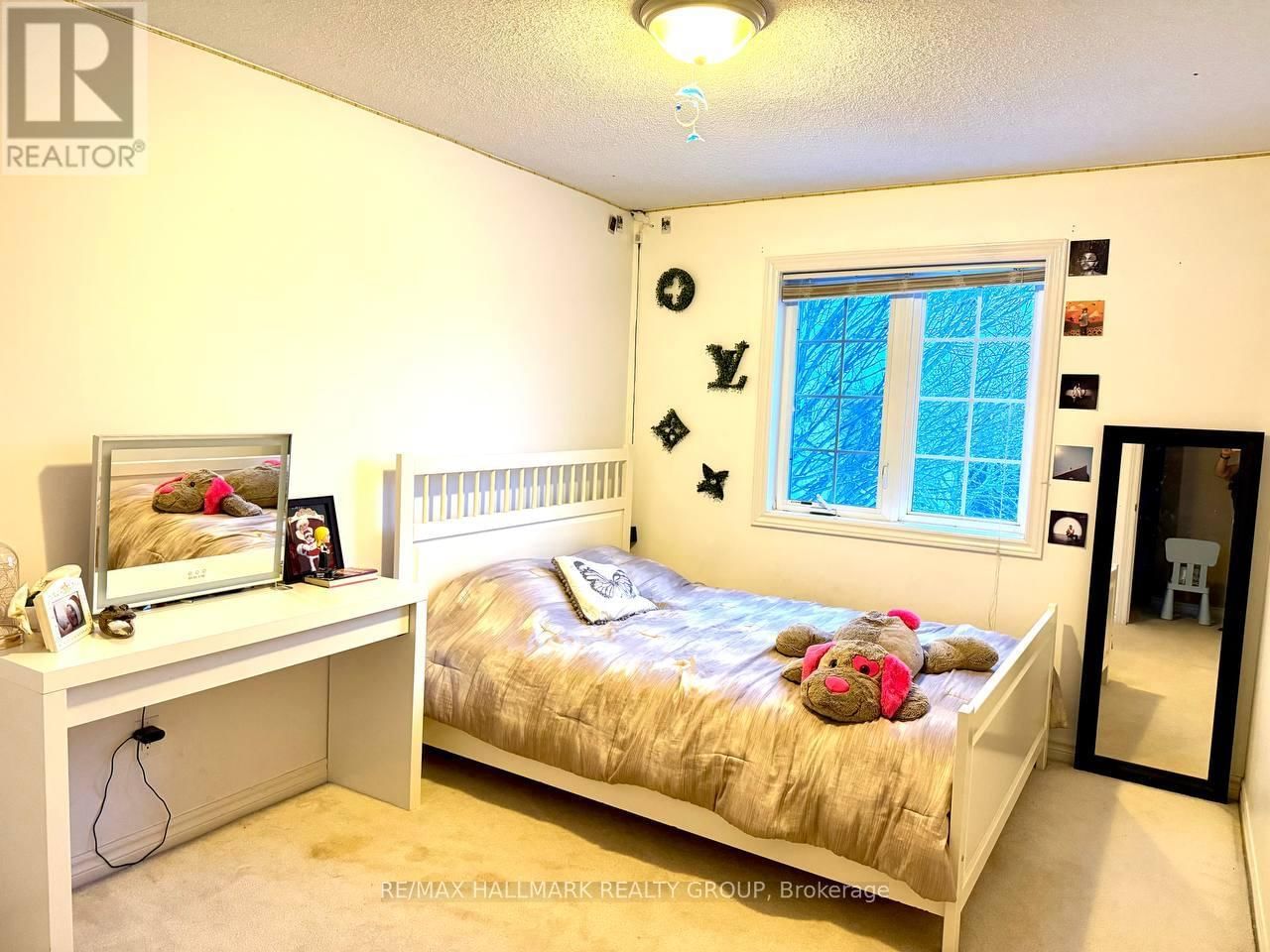 9 BLACKSHIRE CIRCLE SOUTH Image 13