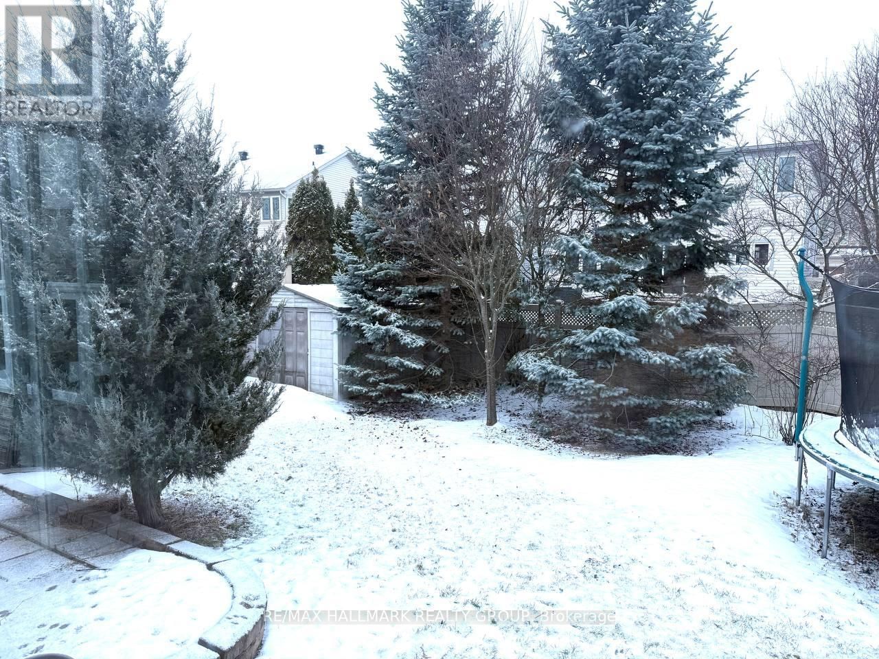 9 BLACKSHIRE CIRCLE SOUTH Image 17