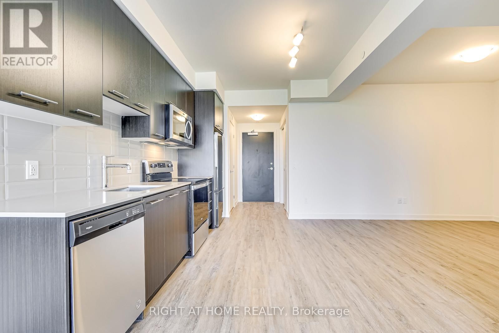 1103 - 385 WINSTON ROAD Image 11