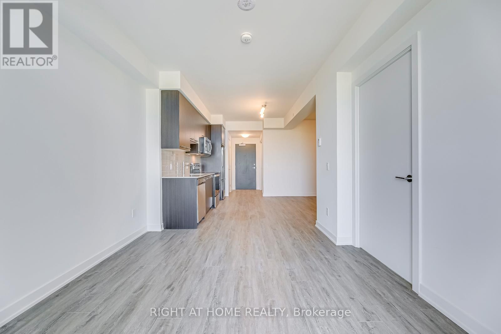 1103 - 385 WINSTON ROAD Image 15