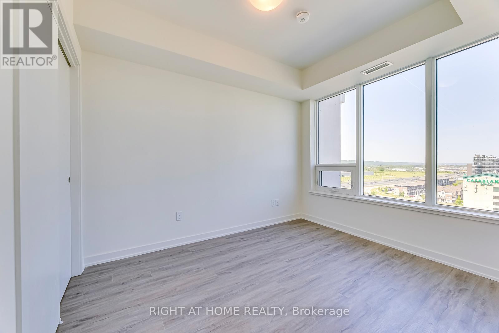 1103 - 385 WINSTON ROAD Image 22