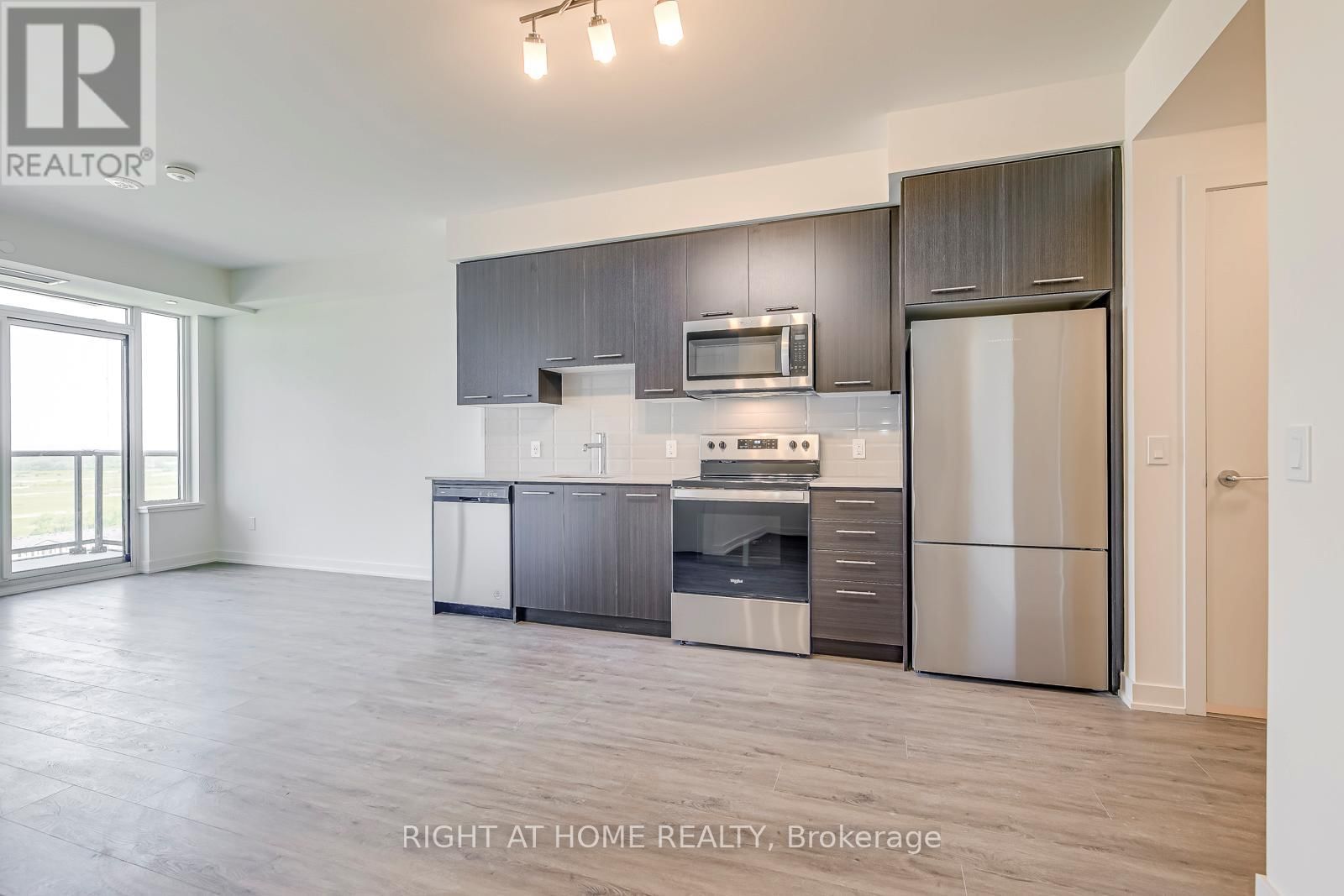 1103 - 385 WINSTON ROAD Image 9