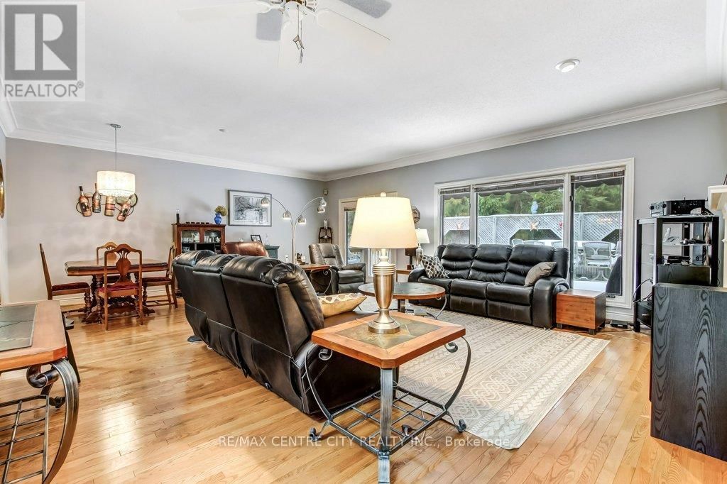 27 - 1200 RIVERSIDE DRIVE Image 13