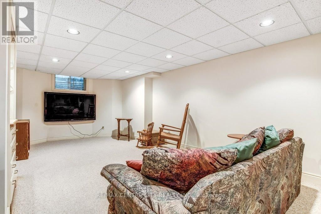 27 - 1200 RIVERSIDE DRIVE Image 34