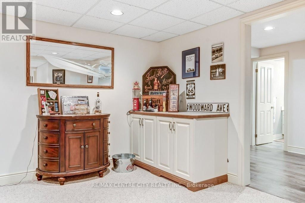 27 - 1200 RIVERSIDE DRIVE Image 35