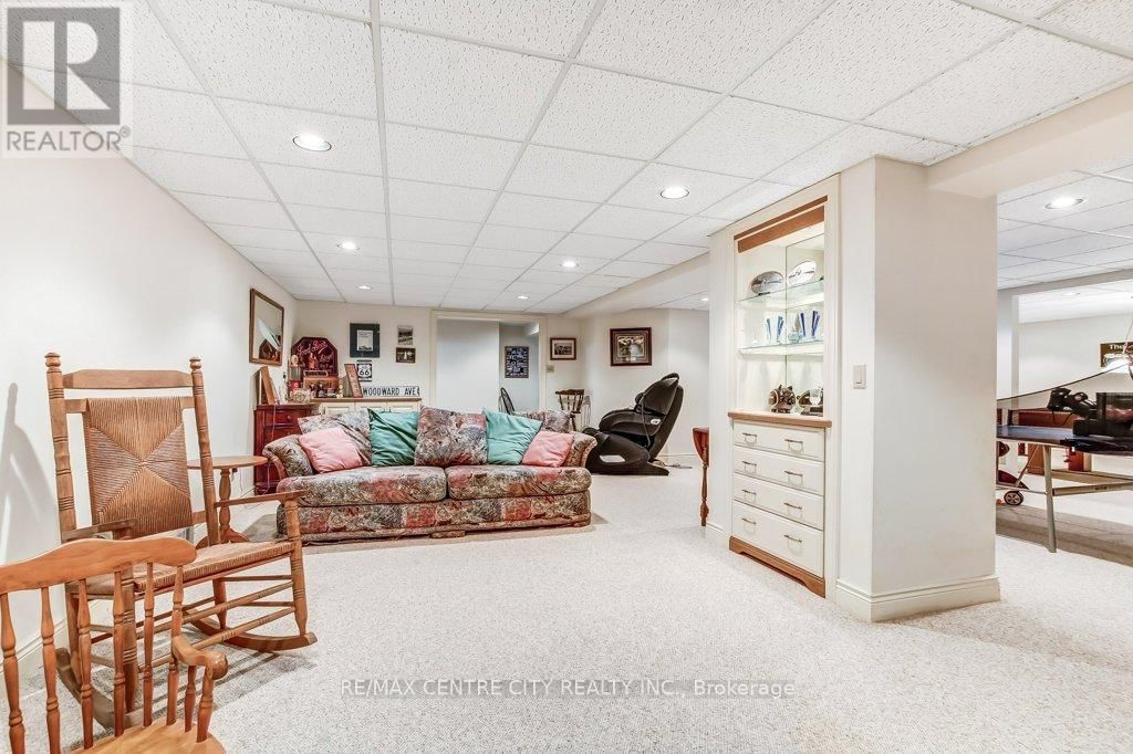 27 - 1200 RIVERSIDE DRIVE Image 36