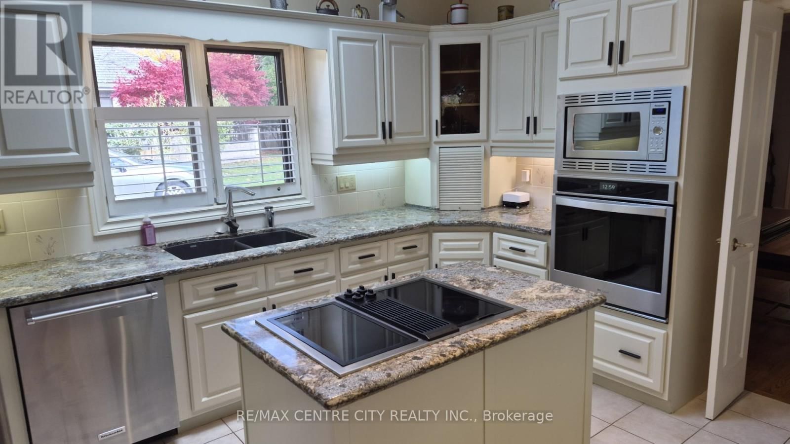 27 - 1200 RIVERSIDE DRIVE Image 8