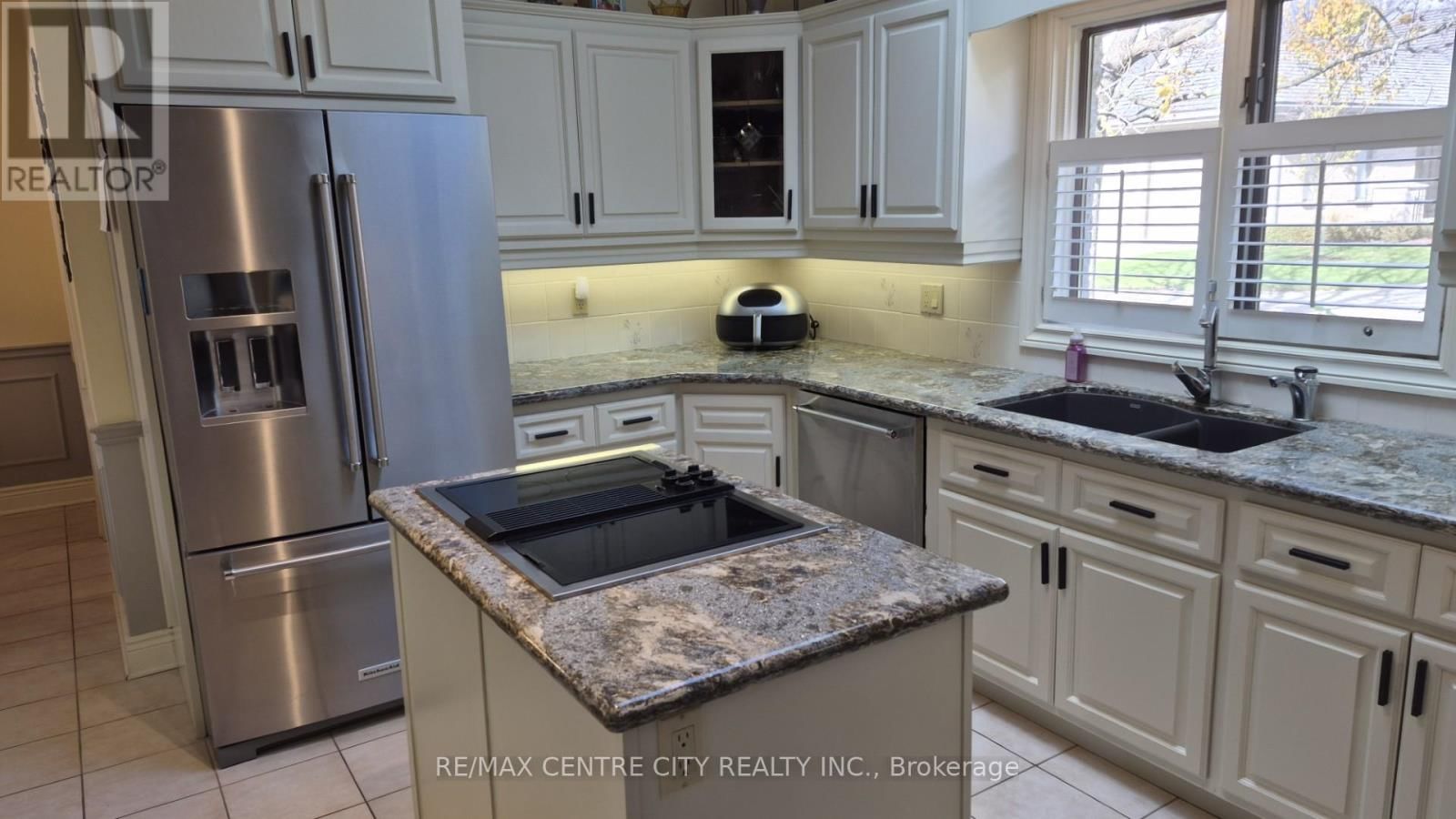 27 - 1200 RIVERSIDE DRIVE Image 9