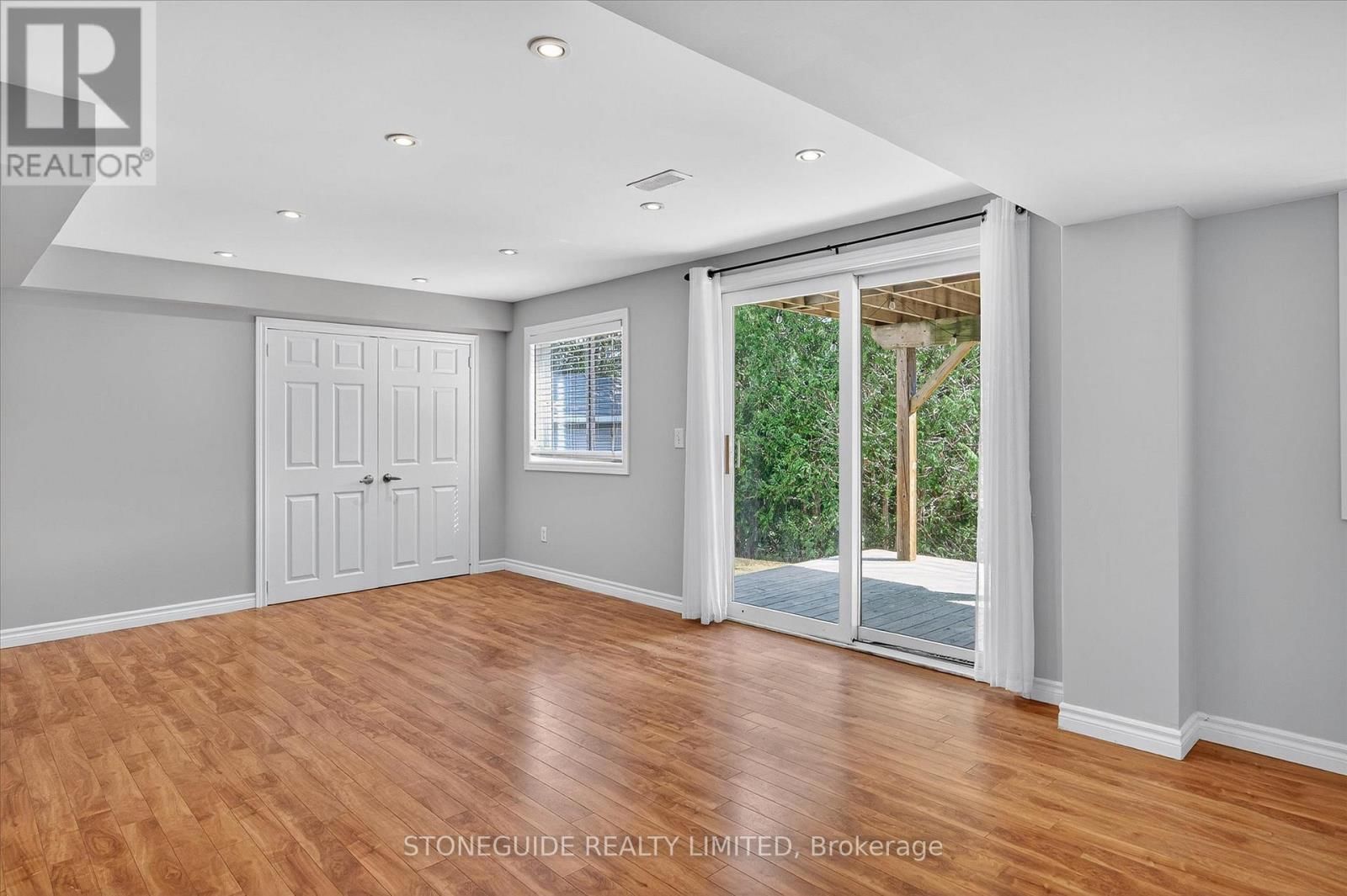 1726 RAVENWOOD DRIVE Image 37