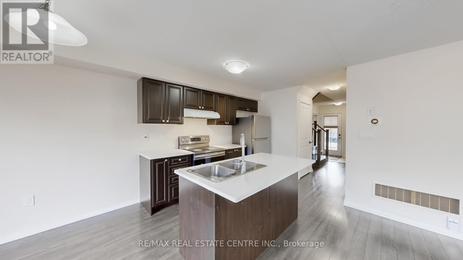 80 SCARLETWOOD STREET Image 10