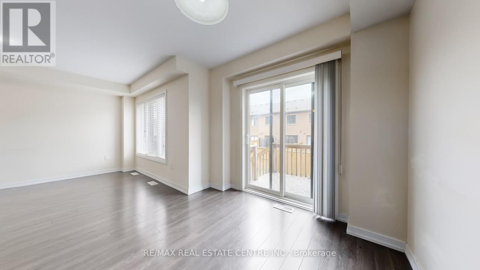 80 SCARLETWOOD STREET Image 14