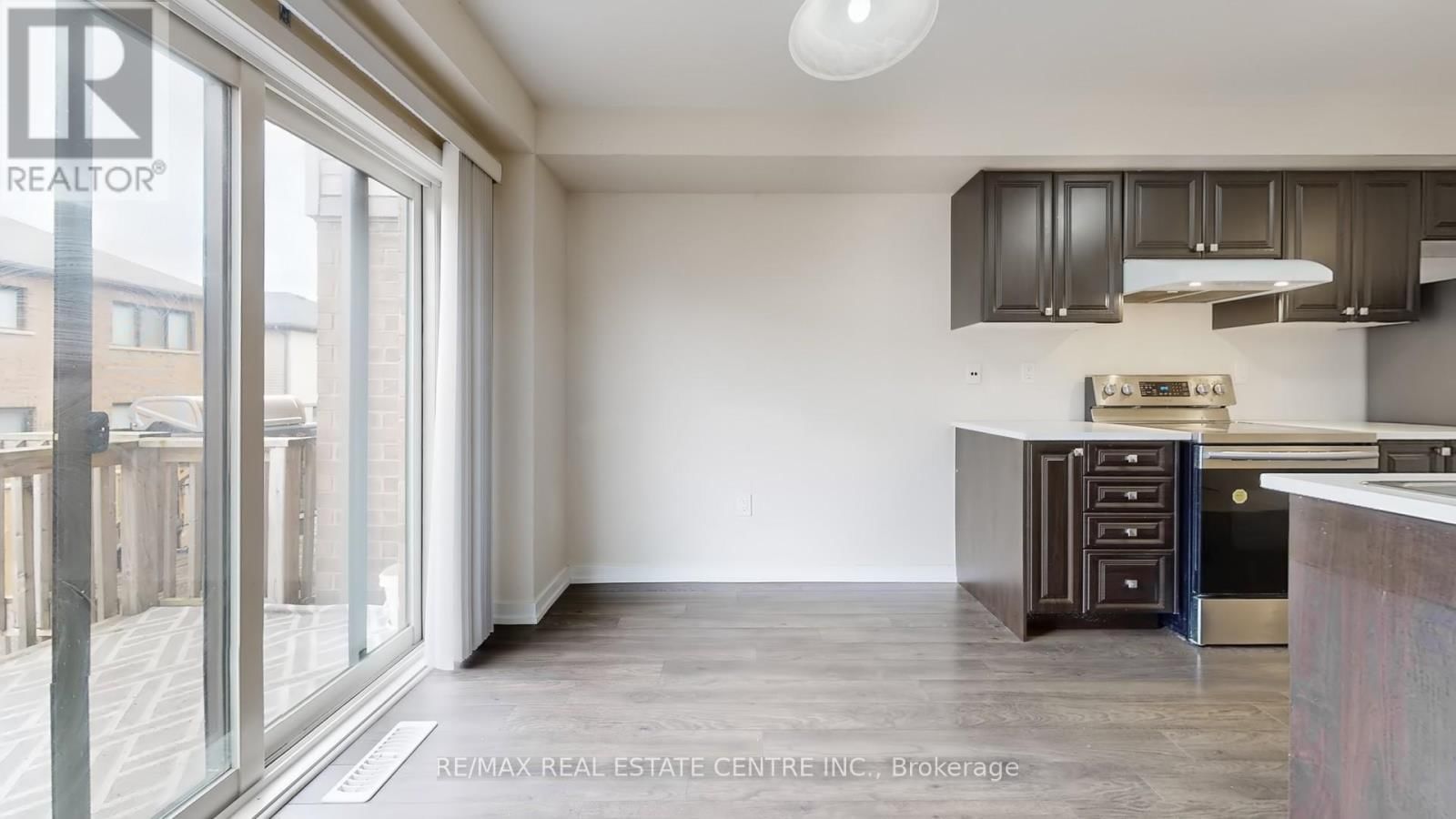 80 SCARLETWOOD STREET Image 15