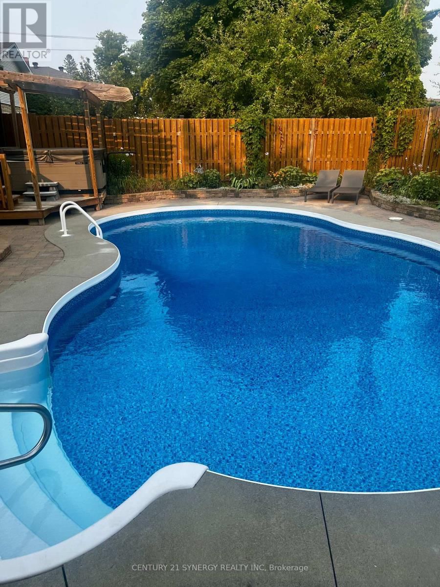 286 WESTHILL AVENUE Image 43