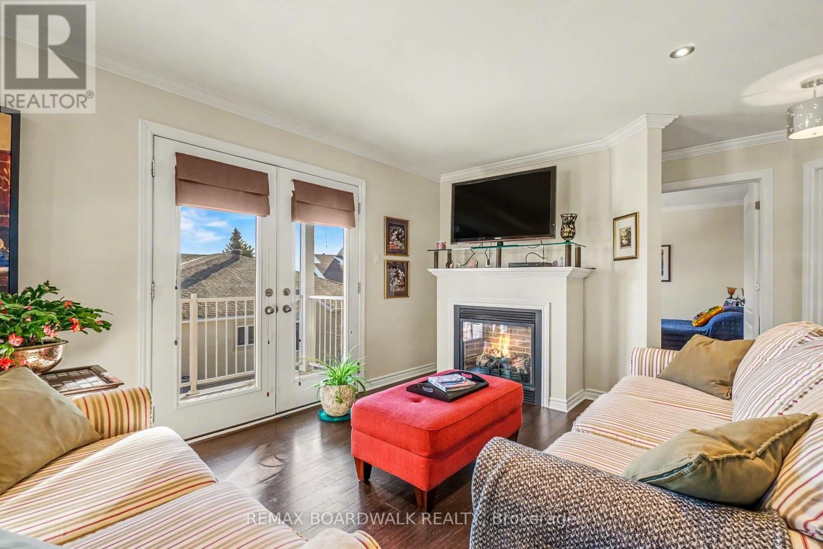 Unit 204 - 32 DE LA CROISEE STREET Image 16