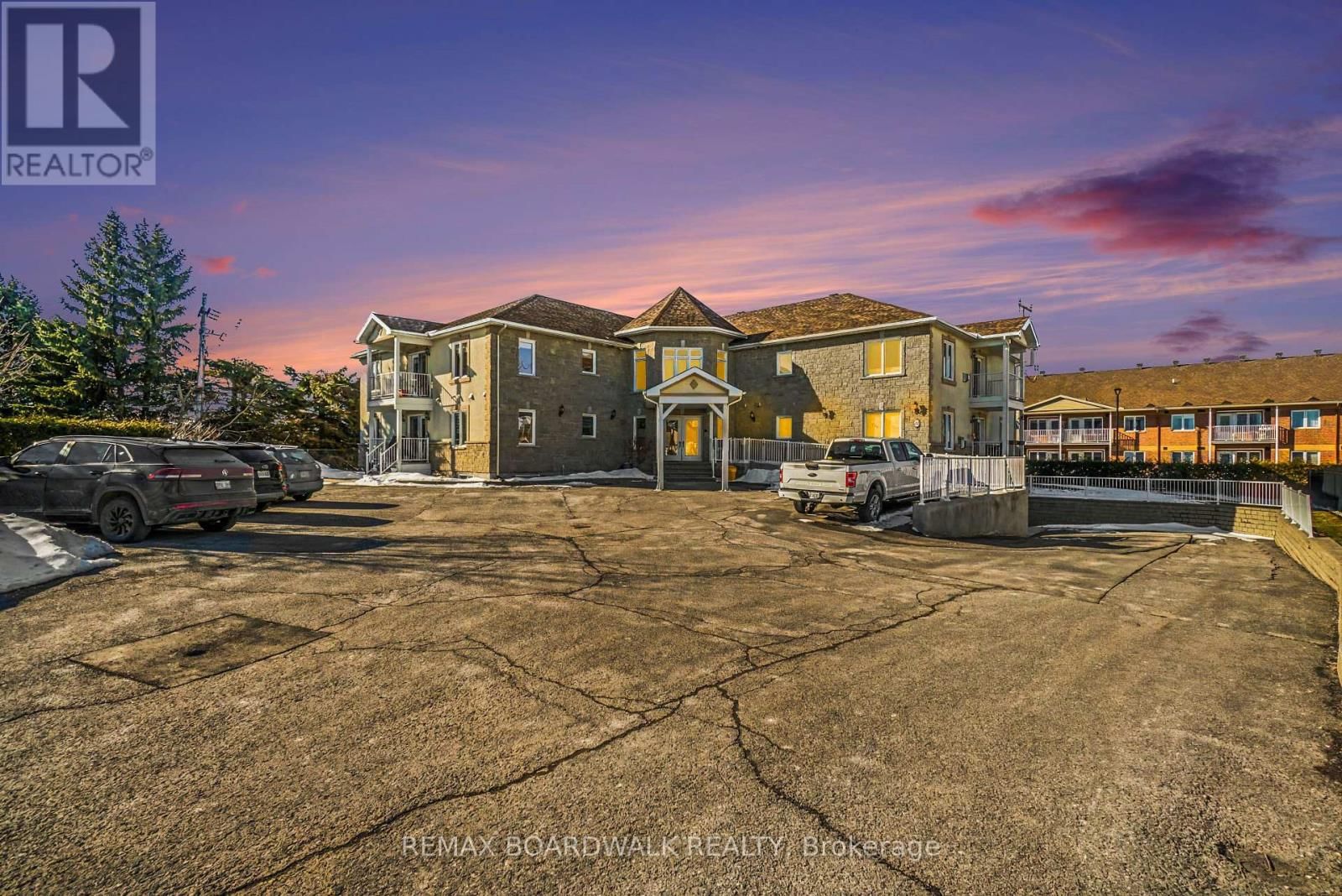 Unit 204 - 32 DE LA CROISEE STREET Image 3