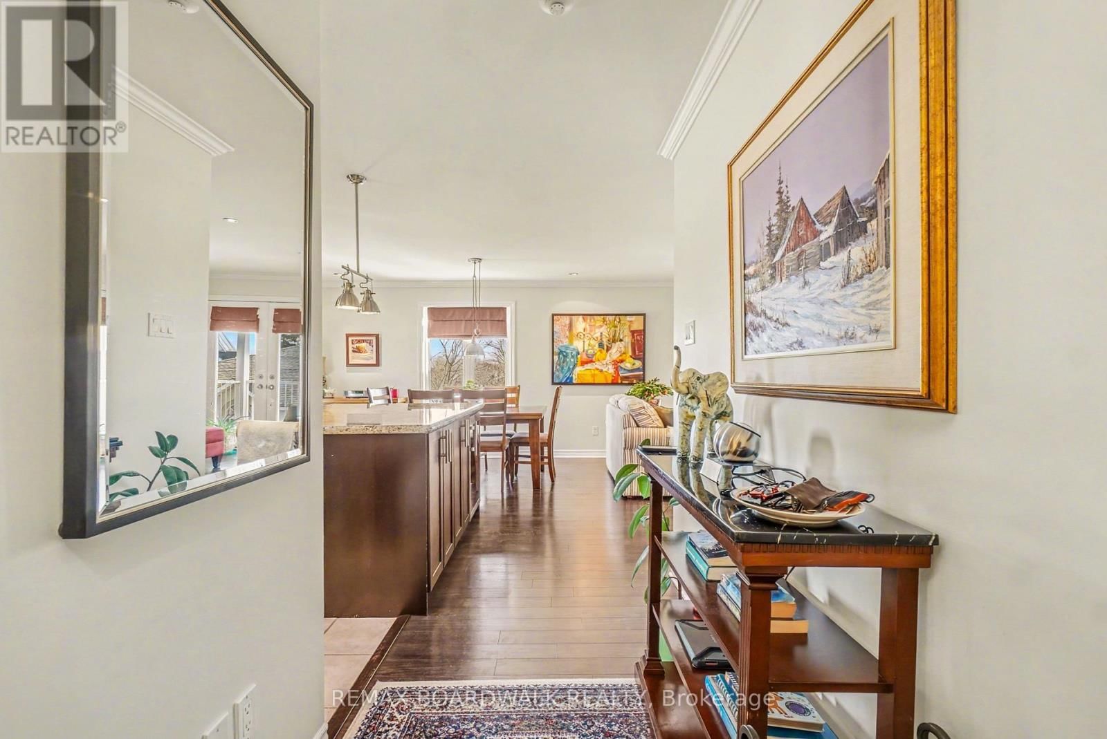 Unit 204 - 32 DE LA CROISEE STREET Image 4