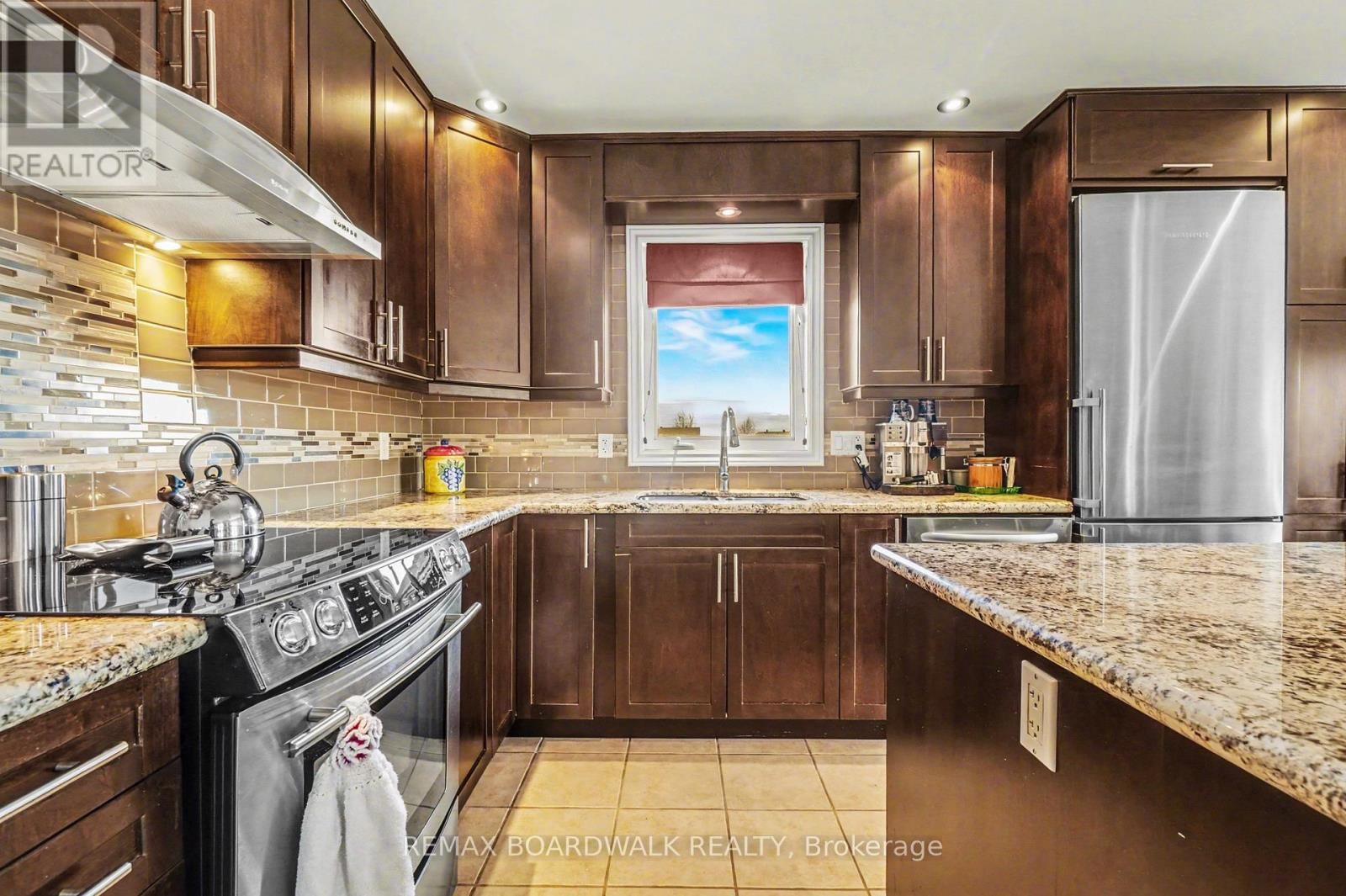 Unit 204 - 32 DE LA CROISEE STREET Image 6