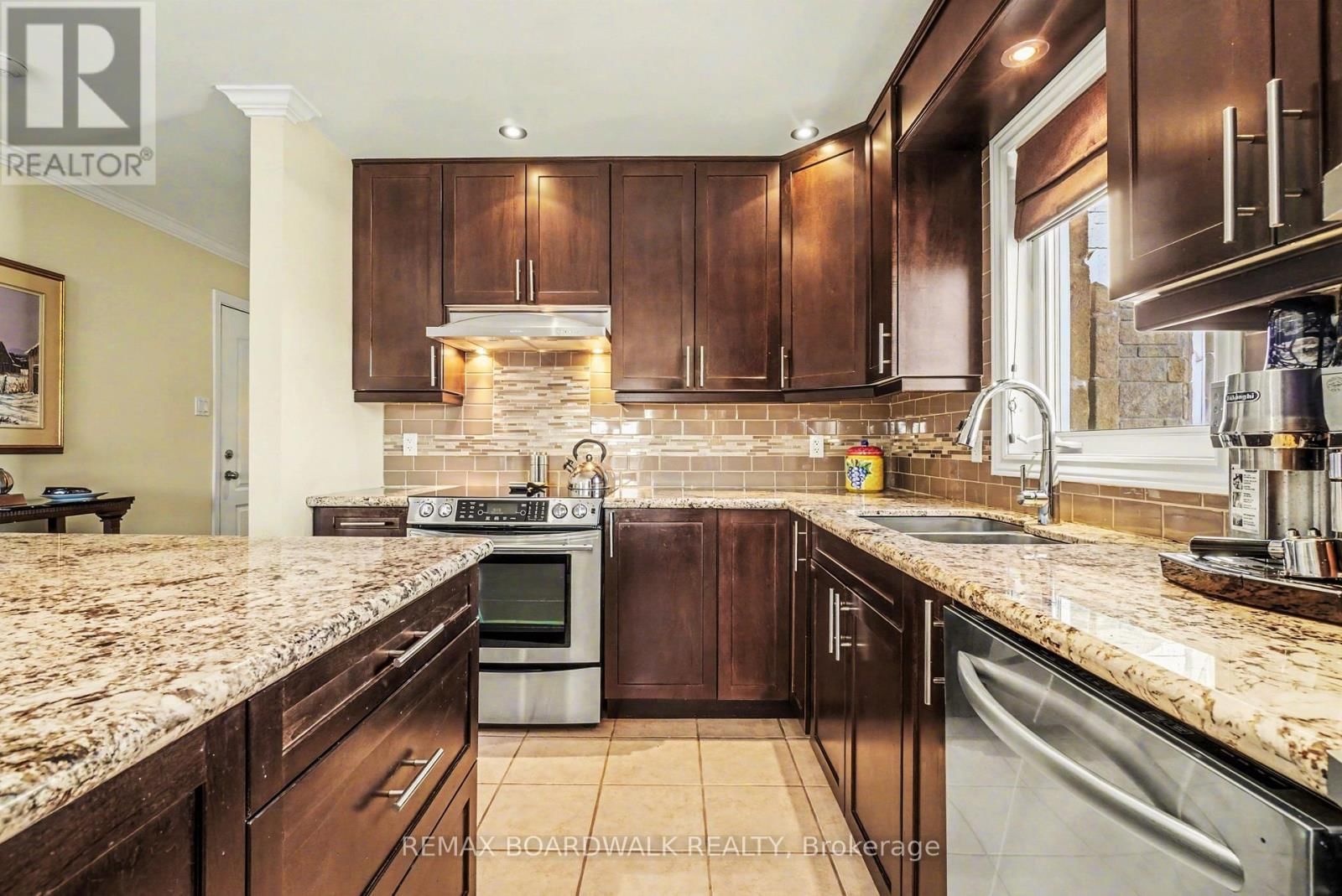 Unit 204 - 32 DE LA CROISEE STREET Image 7