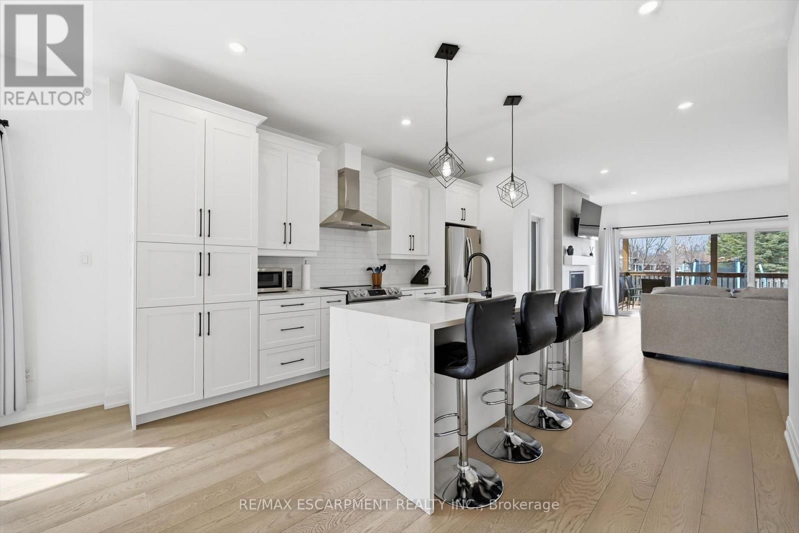 4 HARVARD COURT Image 11