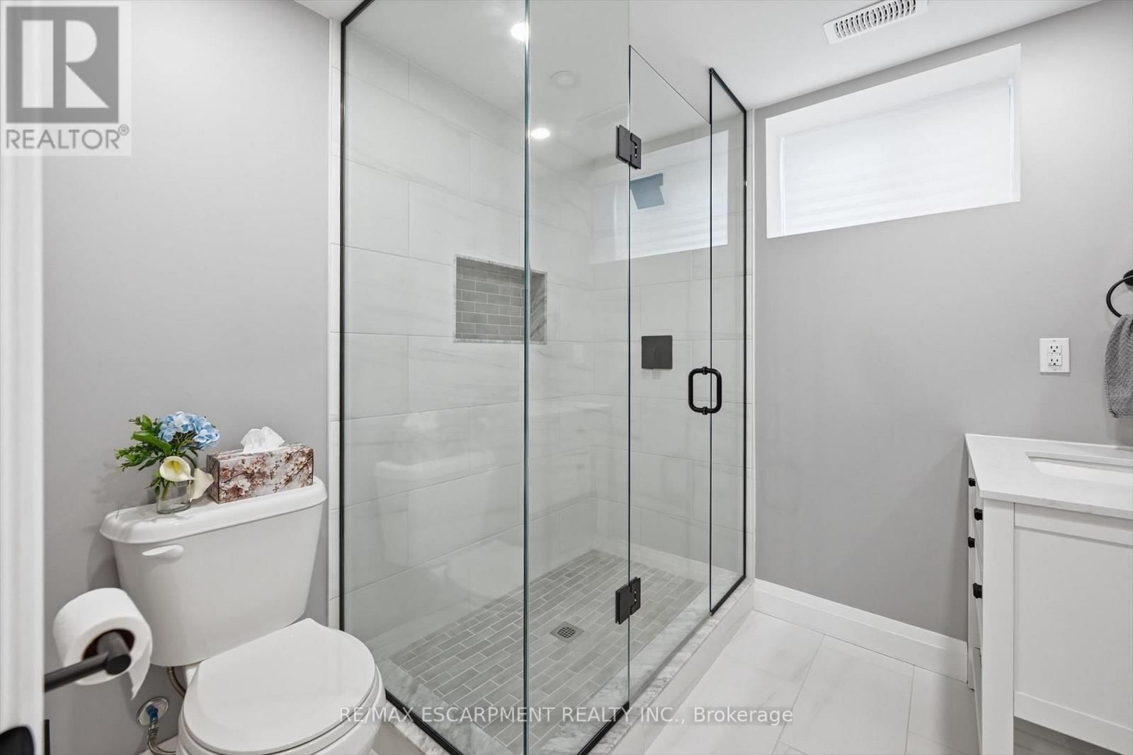 4 HARVARD COURT Image 34