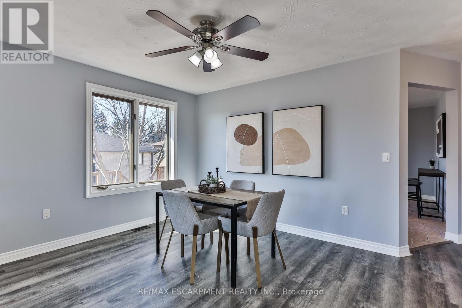 98 THOMAS AVENUE Image 17