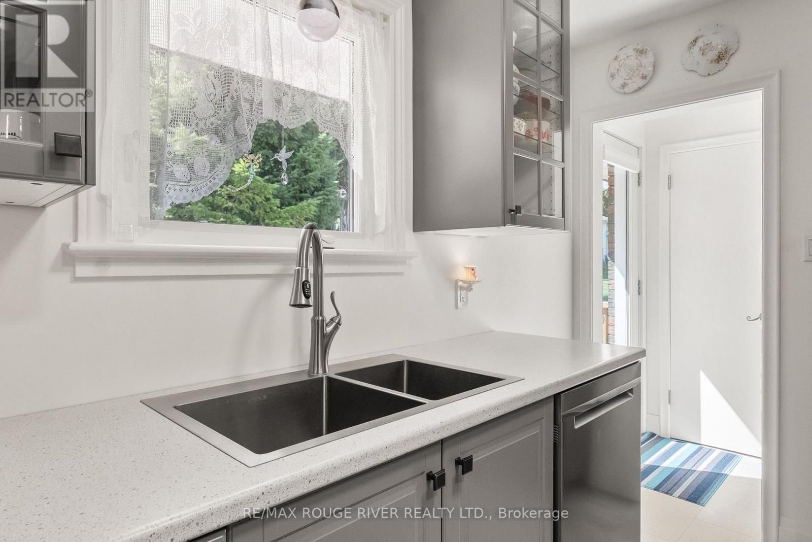 10 CHEER DRIVE Image 13