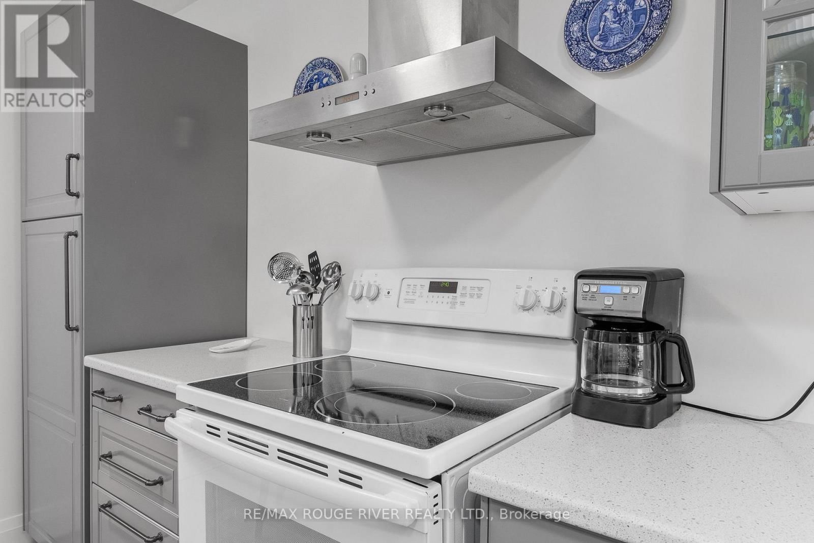 10 CHEER DRIVE Image 14