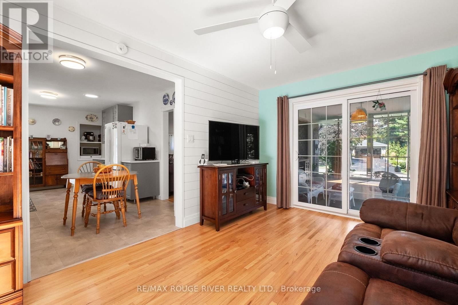 10 CHEER DRIVE Image 17