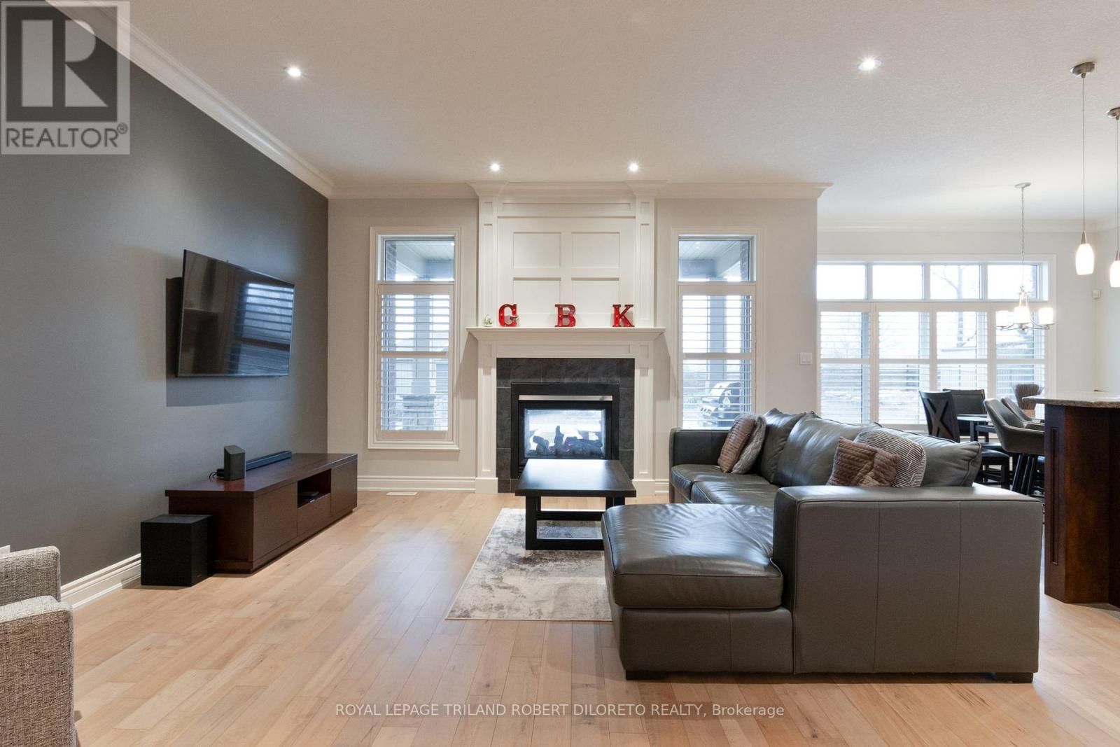 6968 CLAYTON WALK Image 10