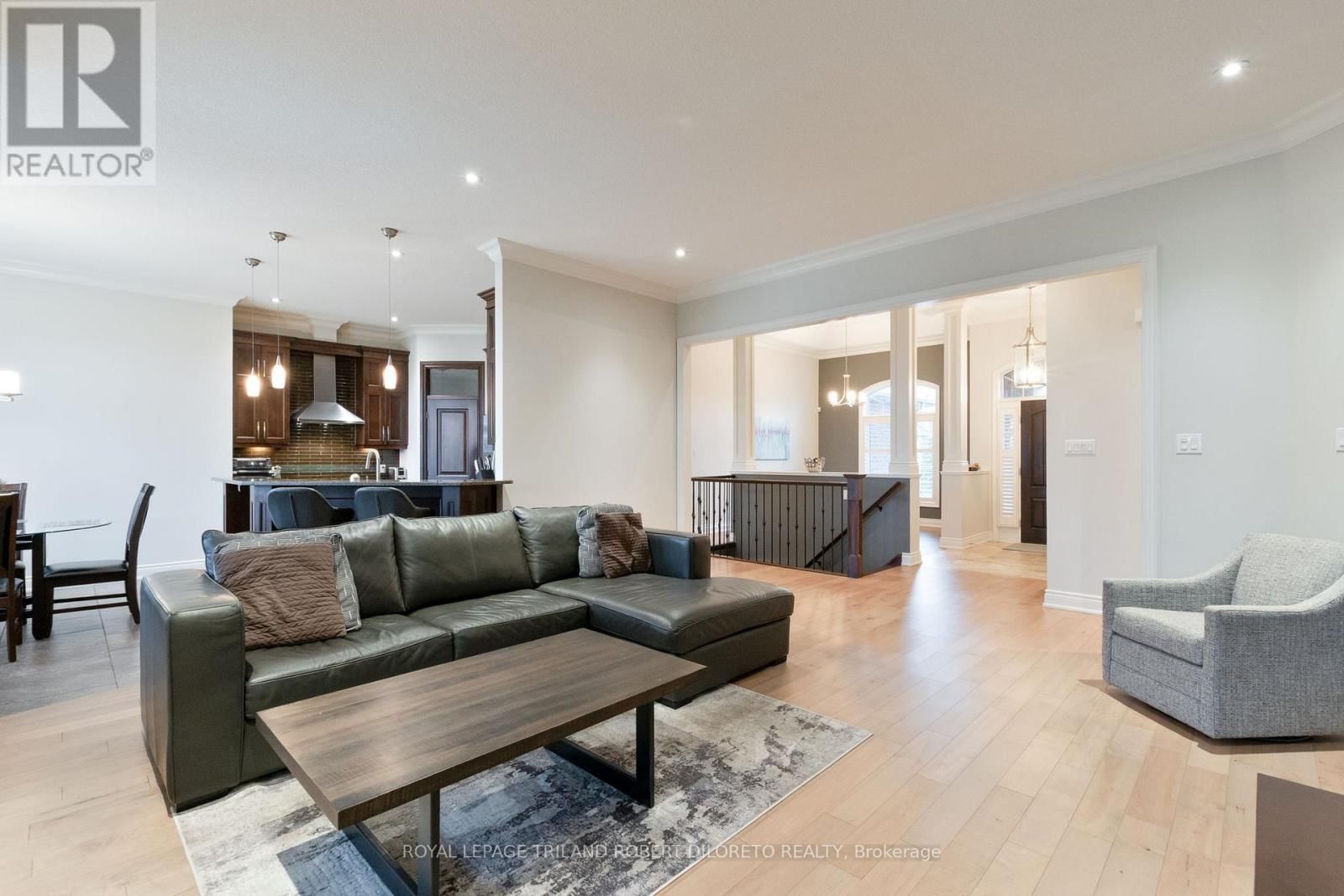 6968 CLAYTON WALK Image 12