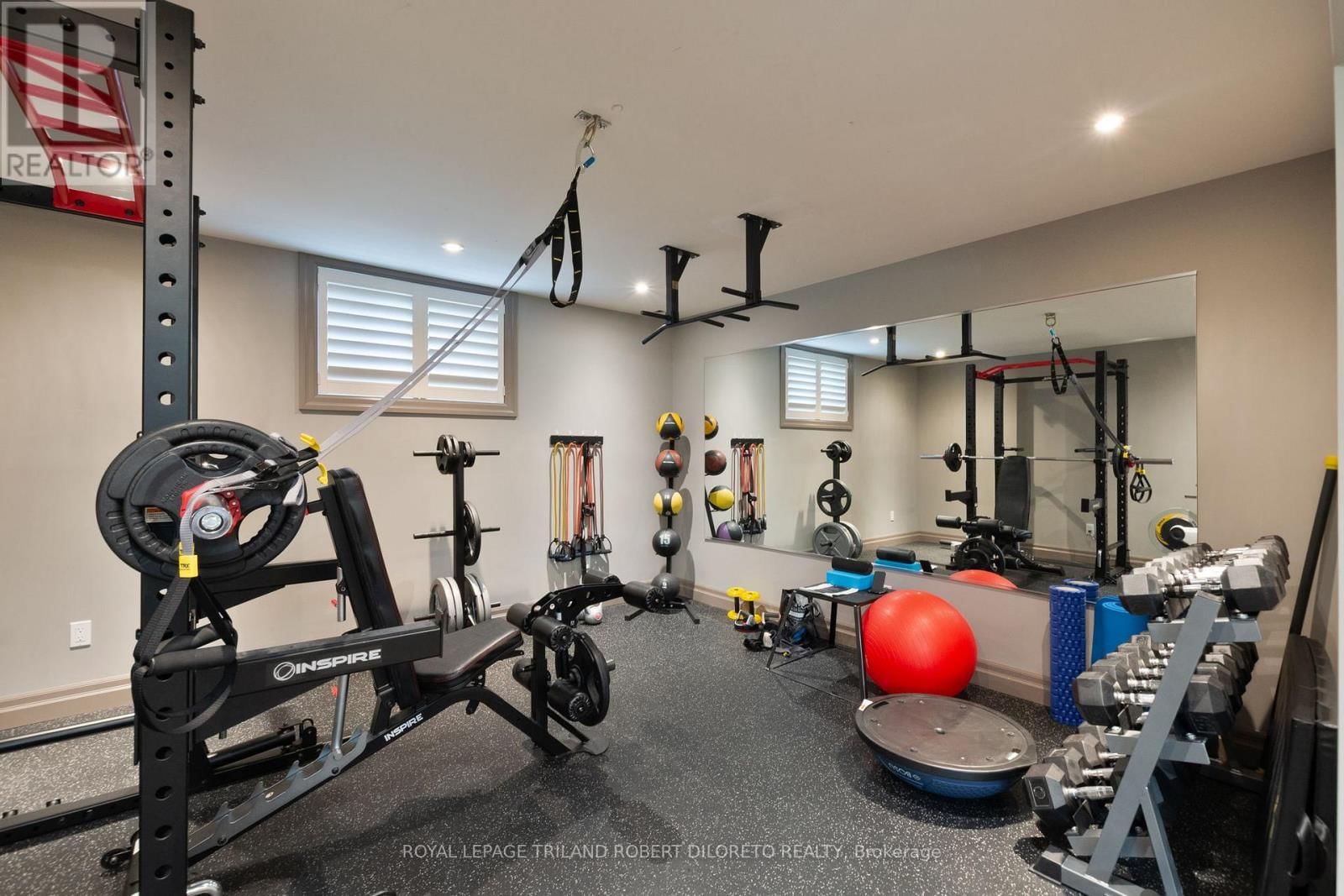 6968 CLAYTON WALK Image 32