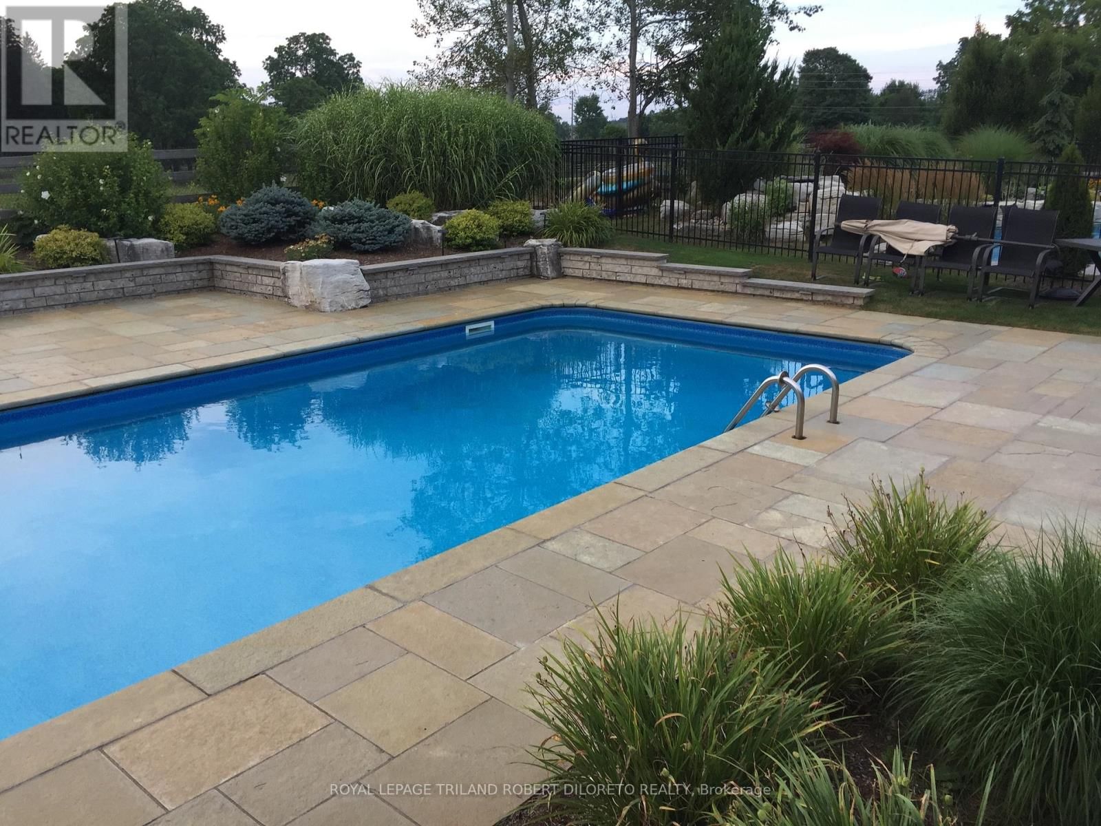 6968 CLAYTON WALK Image 37