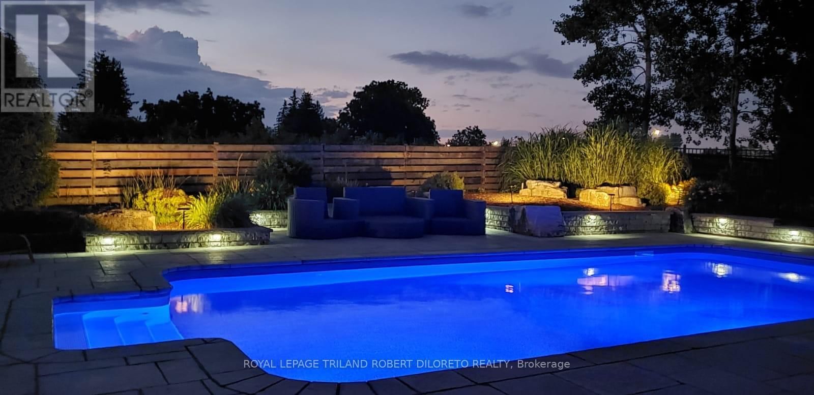 6968 CLAYTON WALK Image 38