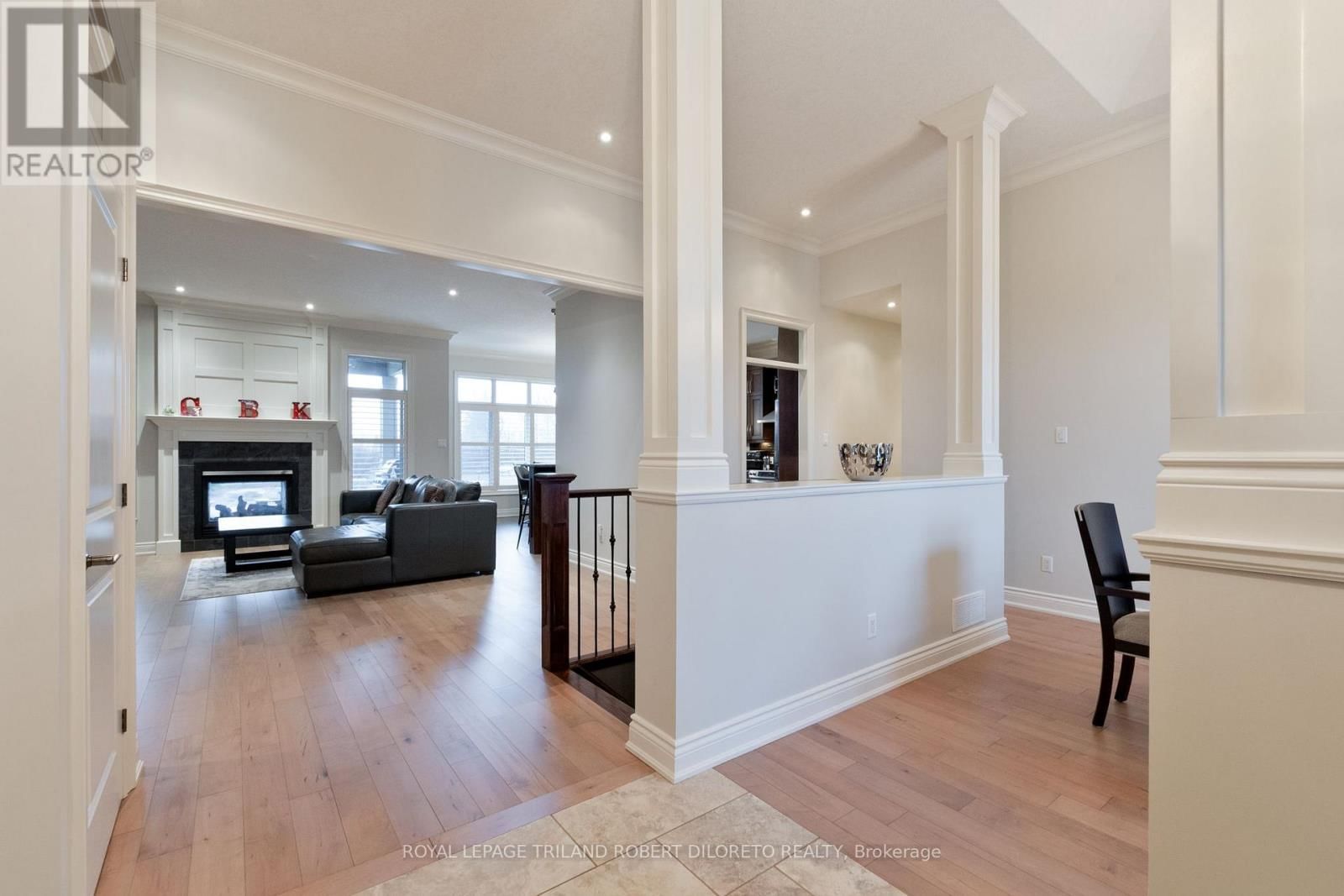 6968 CLAYTON WALK Image 9