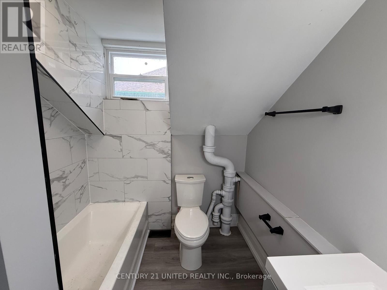 A - 468 BOLIVAR STREET Image 5