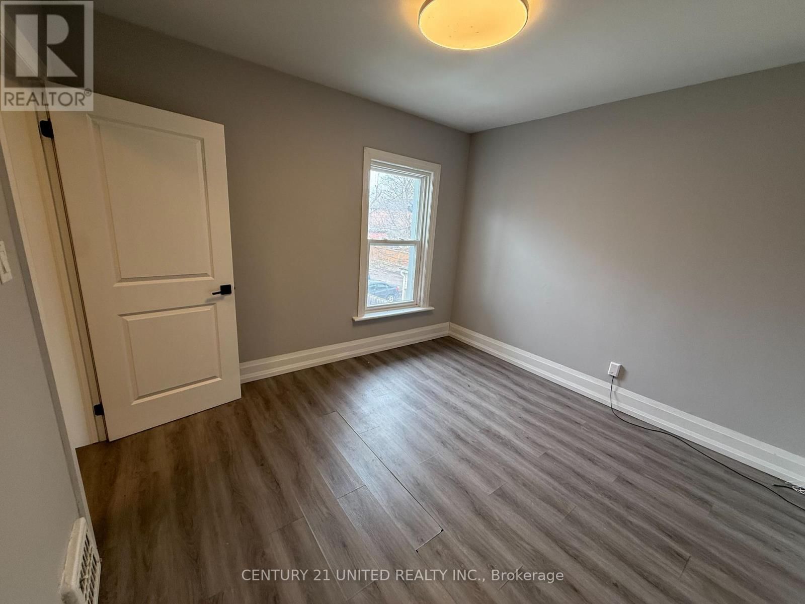 A - 468 BOLIVAR STREET Image 6