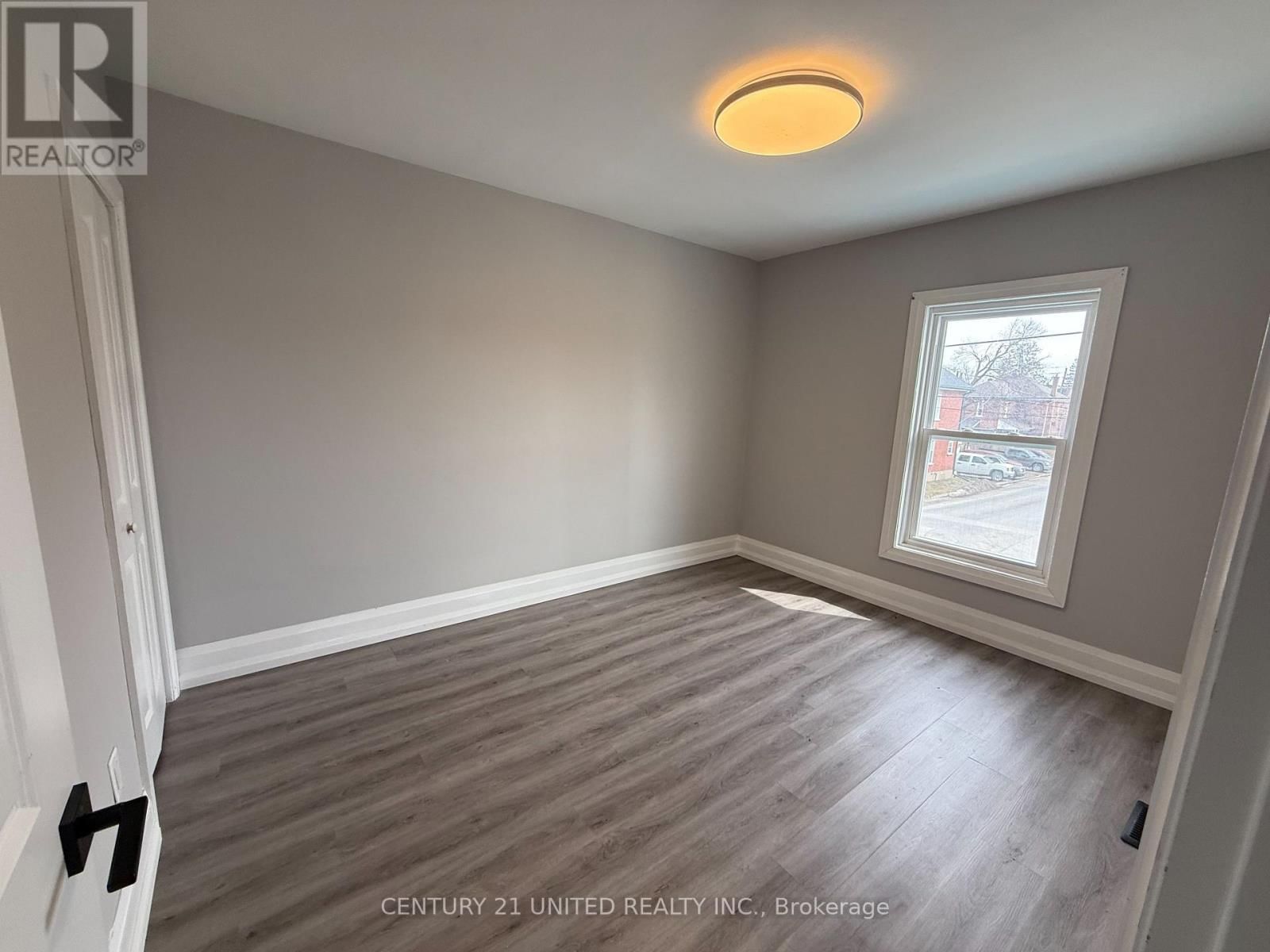 A - 468 BOLIVAR STREET Image 7