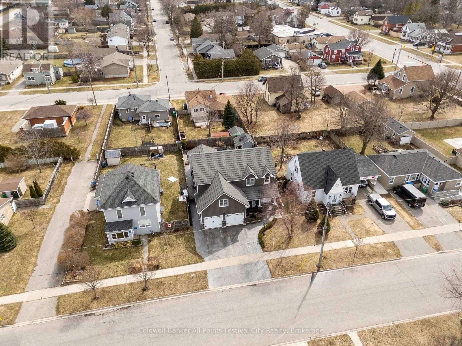 200 PICTON STREET EAST Image 50