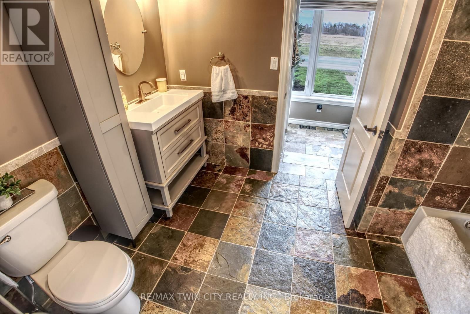 31 CHAPEL STREET Image 25