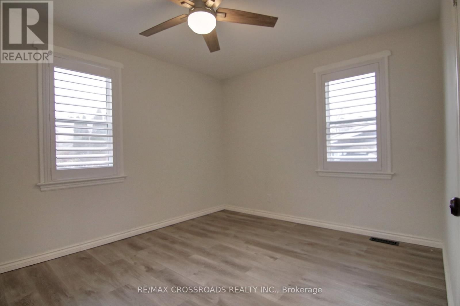 814 NICHOLLS STREET Image 20