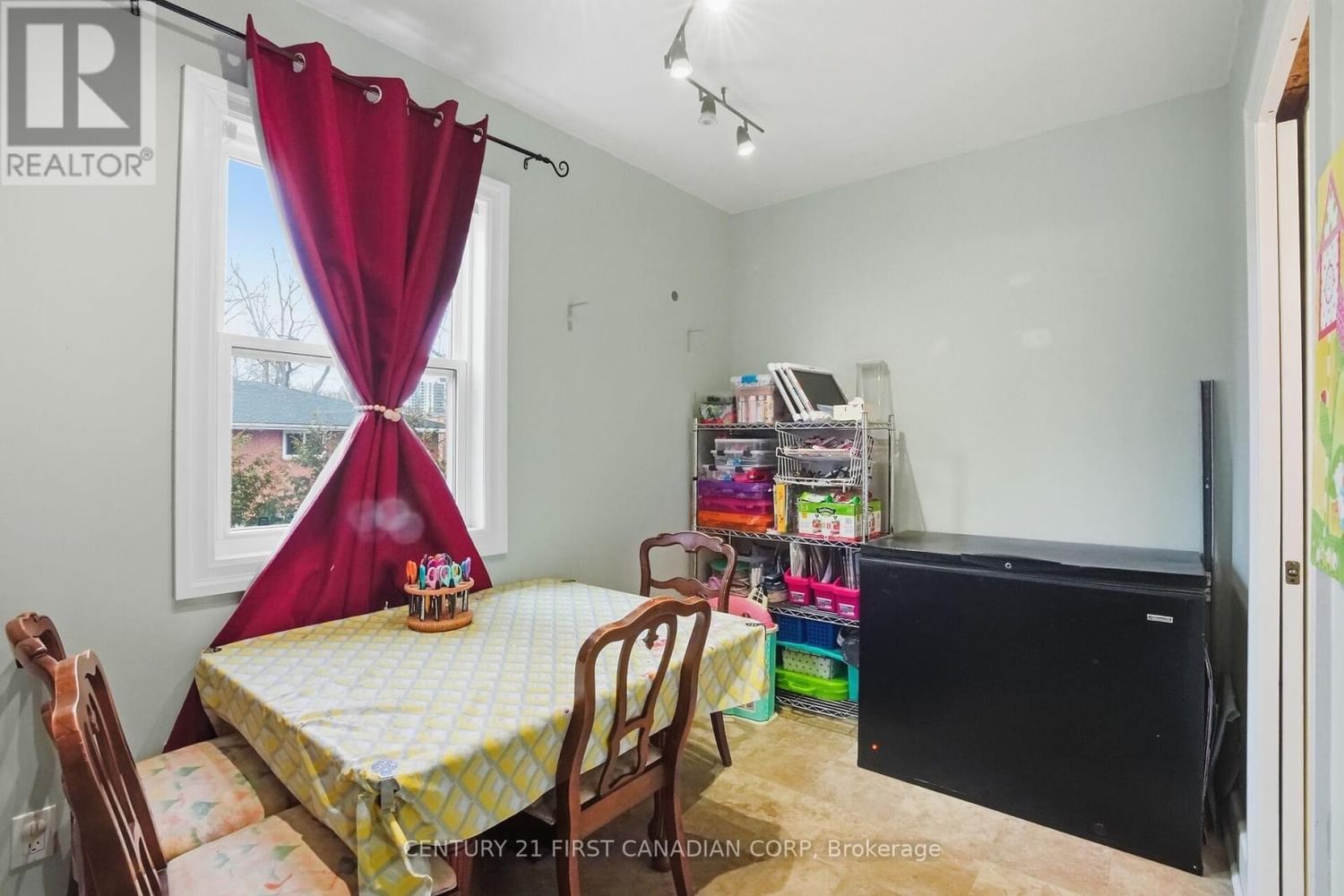 76 HIGH STREET Image 14