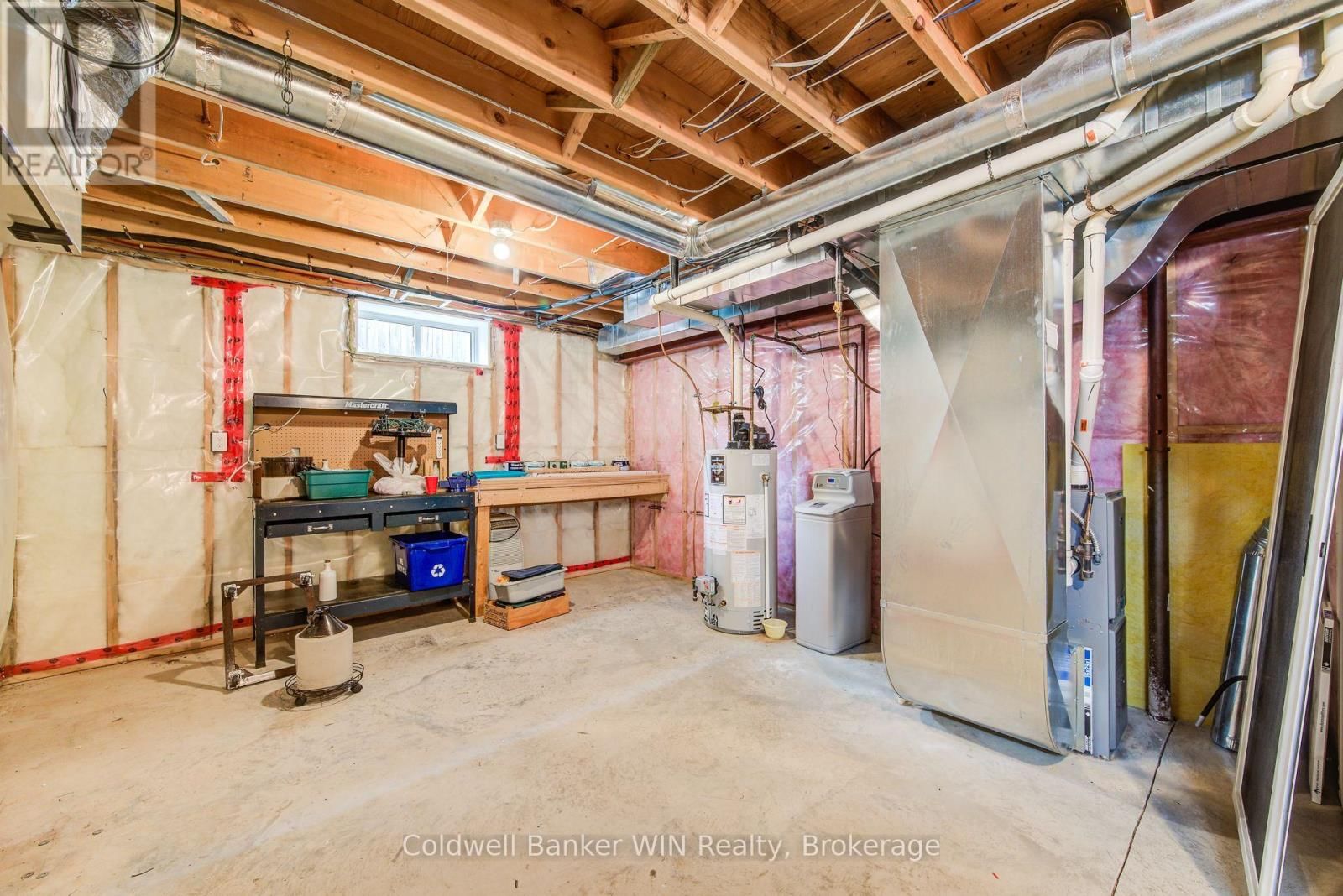 190 SARAH ROAD Image 35