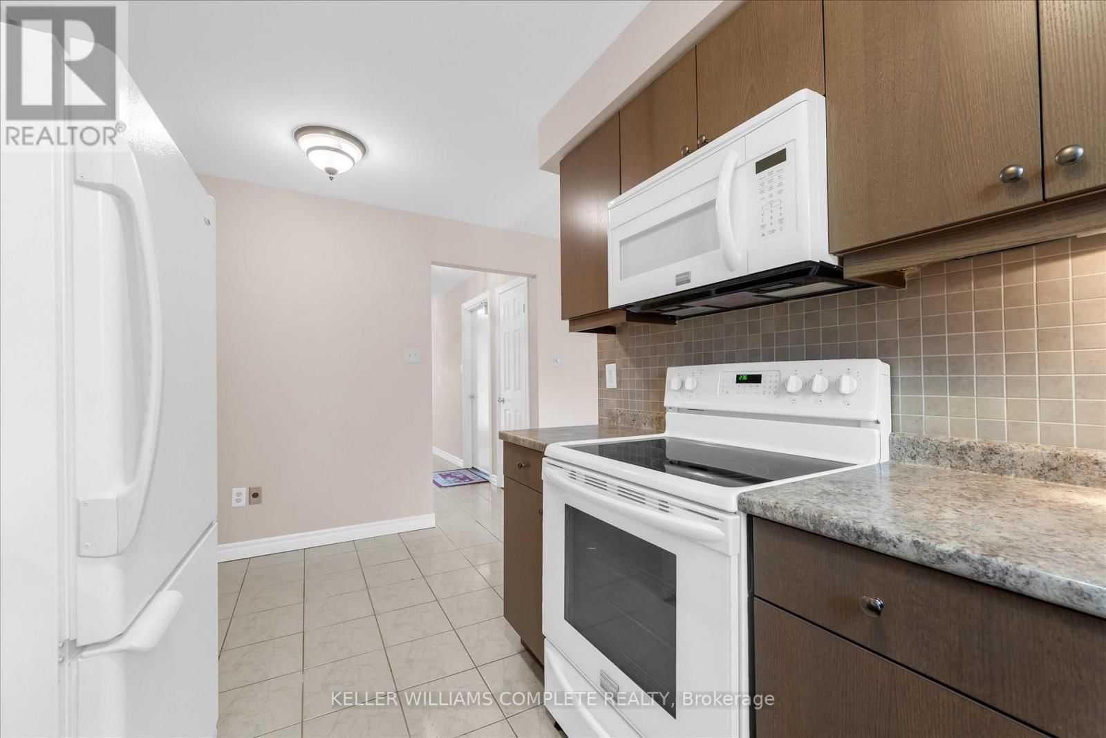 1 - 230 MEADOWBROOK DRIVE Image 13