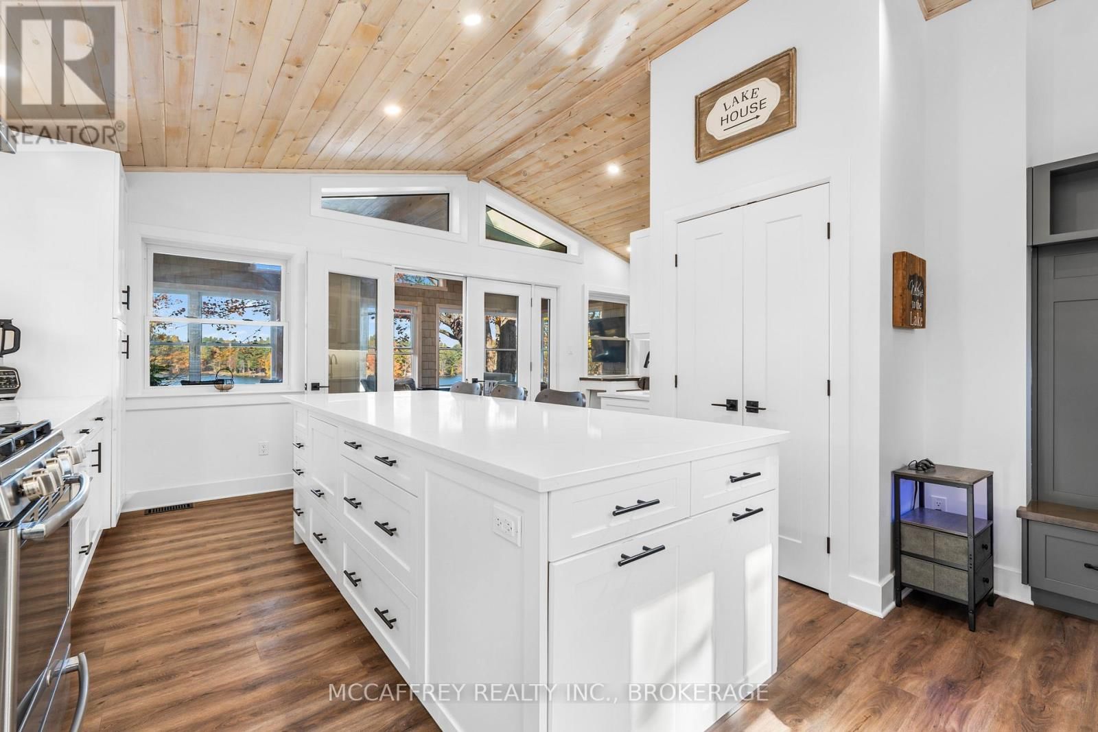 1140 PHILLIPS LANE Image 9