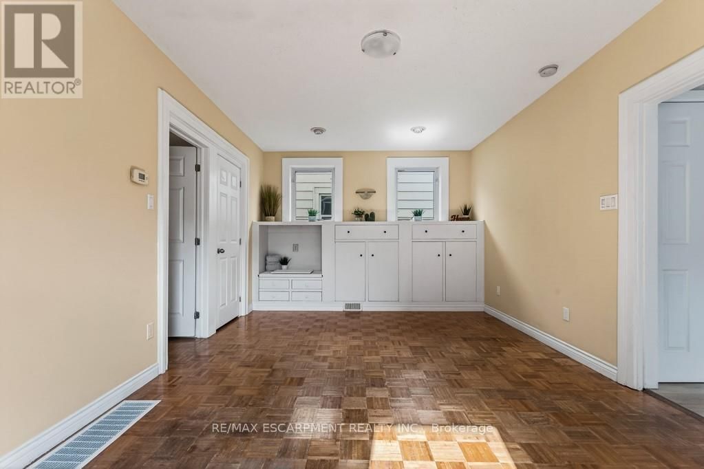 15 ADELAIDE STREET Image 11