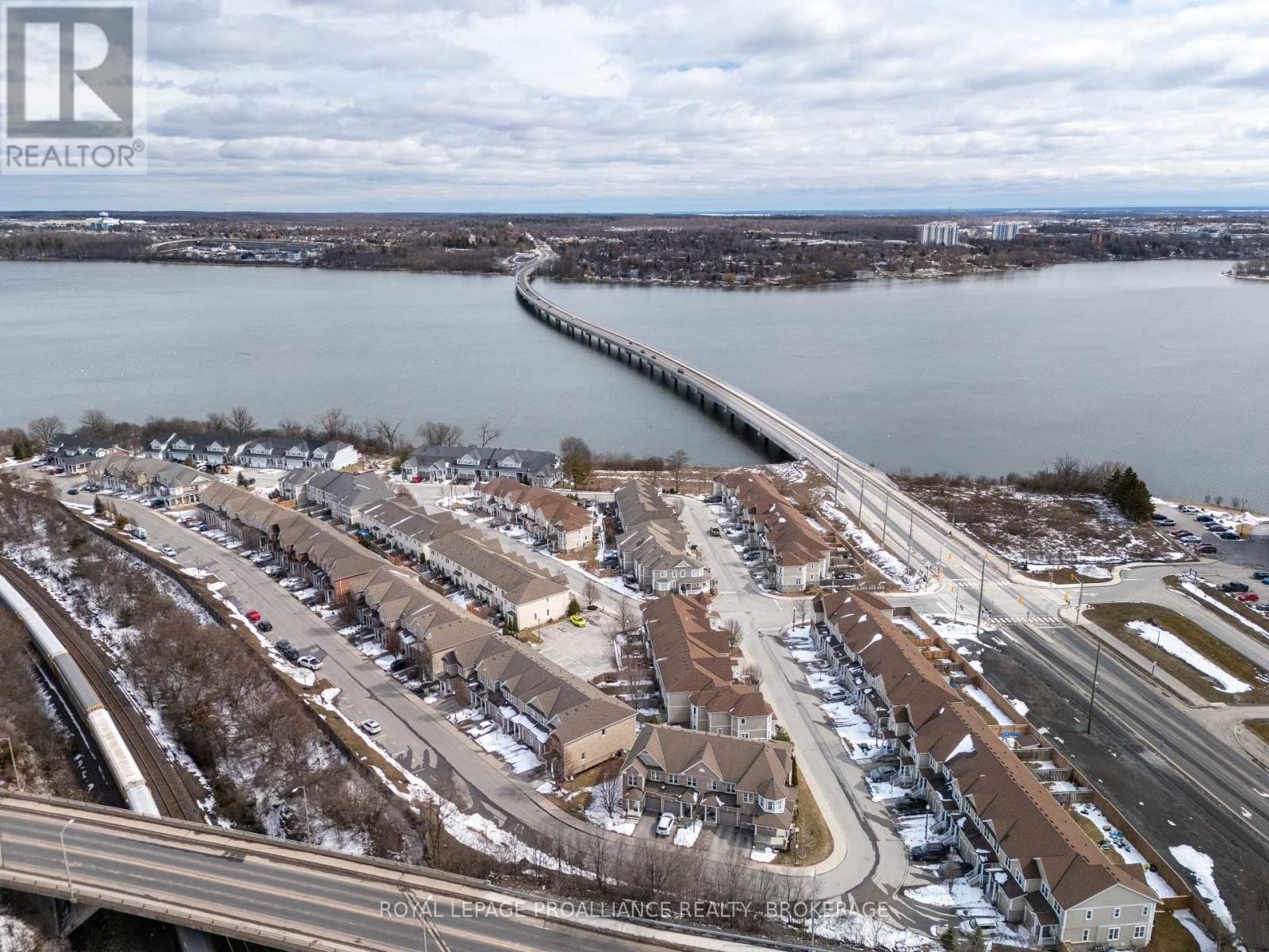 831 NEWMARKET LANE Image 39